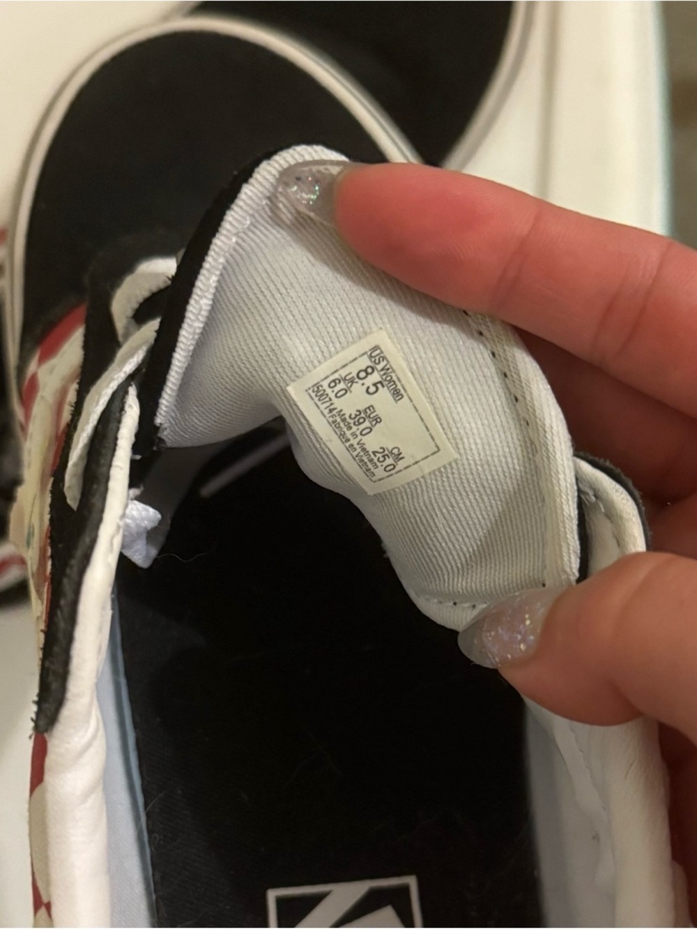 Vans - Picture 2 of 4